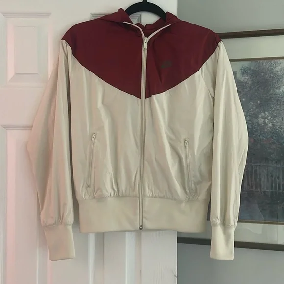 Red and white Nike zip up hooded jacket - Picture 1 of 4